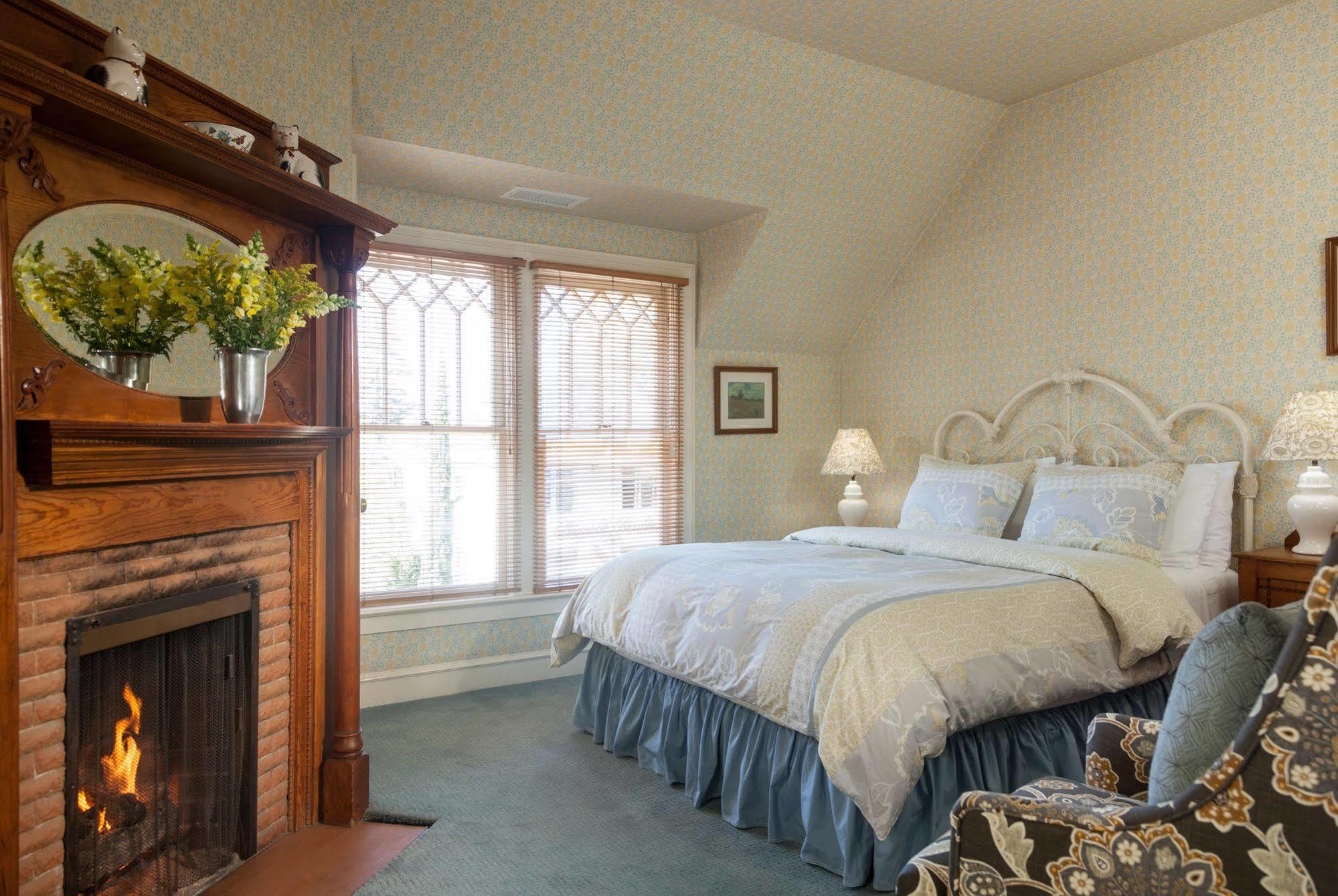 Cheshire Cat Inn & Cottages Santa Barbara Eksteriør billede